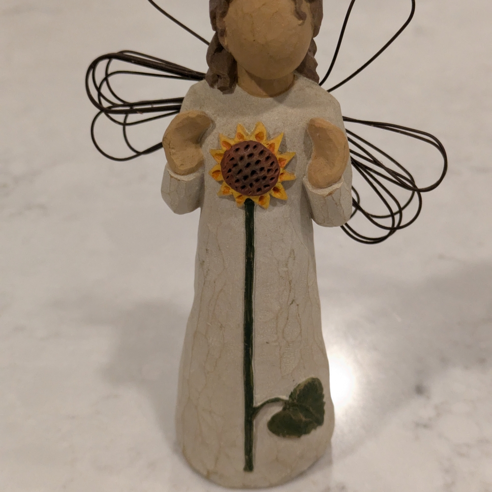 Demdaco Susan Lordi Cream and Yellow Angel Sculpture with Sunflower 5"